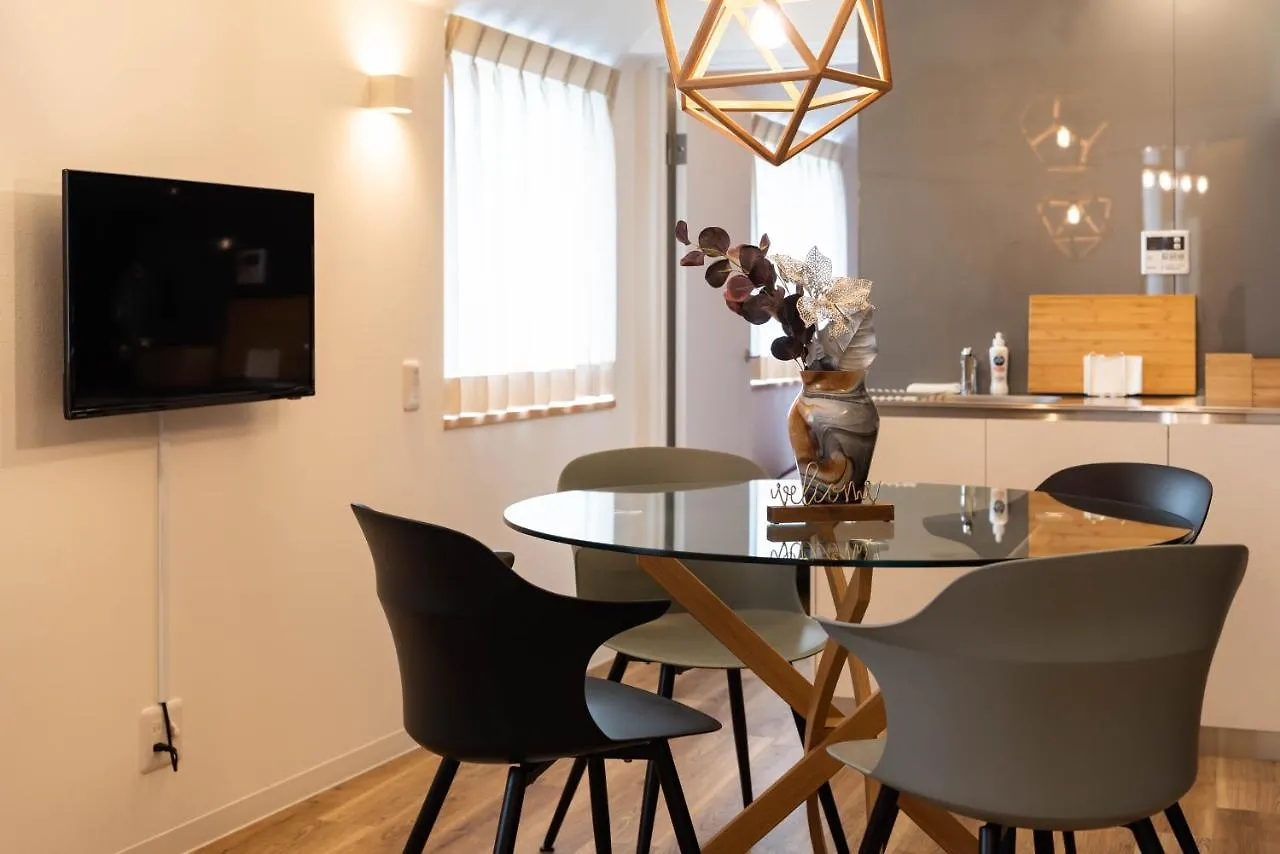 Alla Scuderia Bijou Suites Osaka 2*,